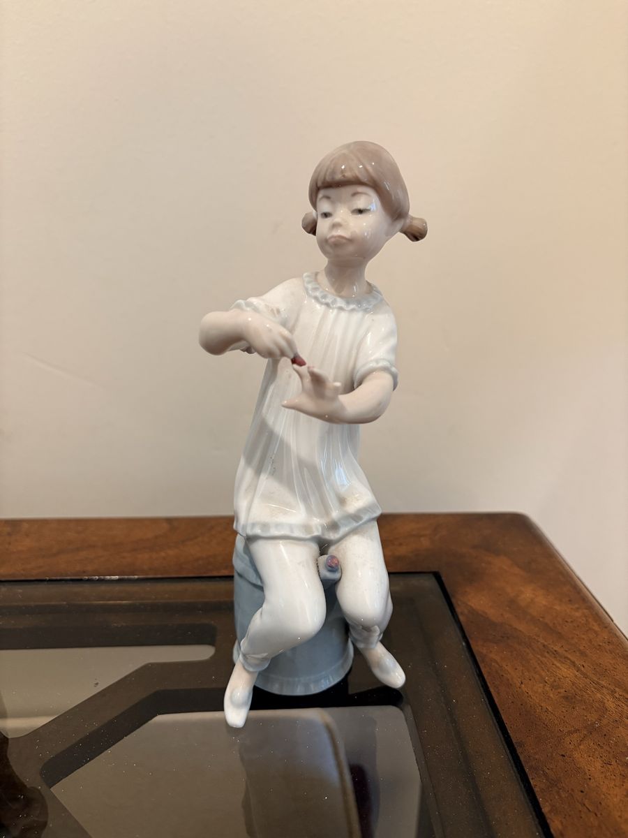 Vintage RETIRED 1970s Lladro Spain Glazed Porcelain Girl Manicuring Figurine