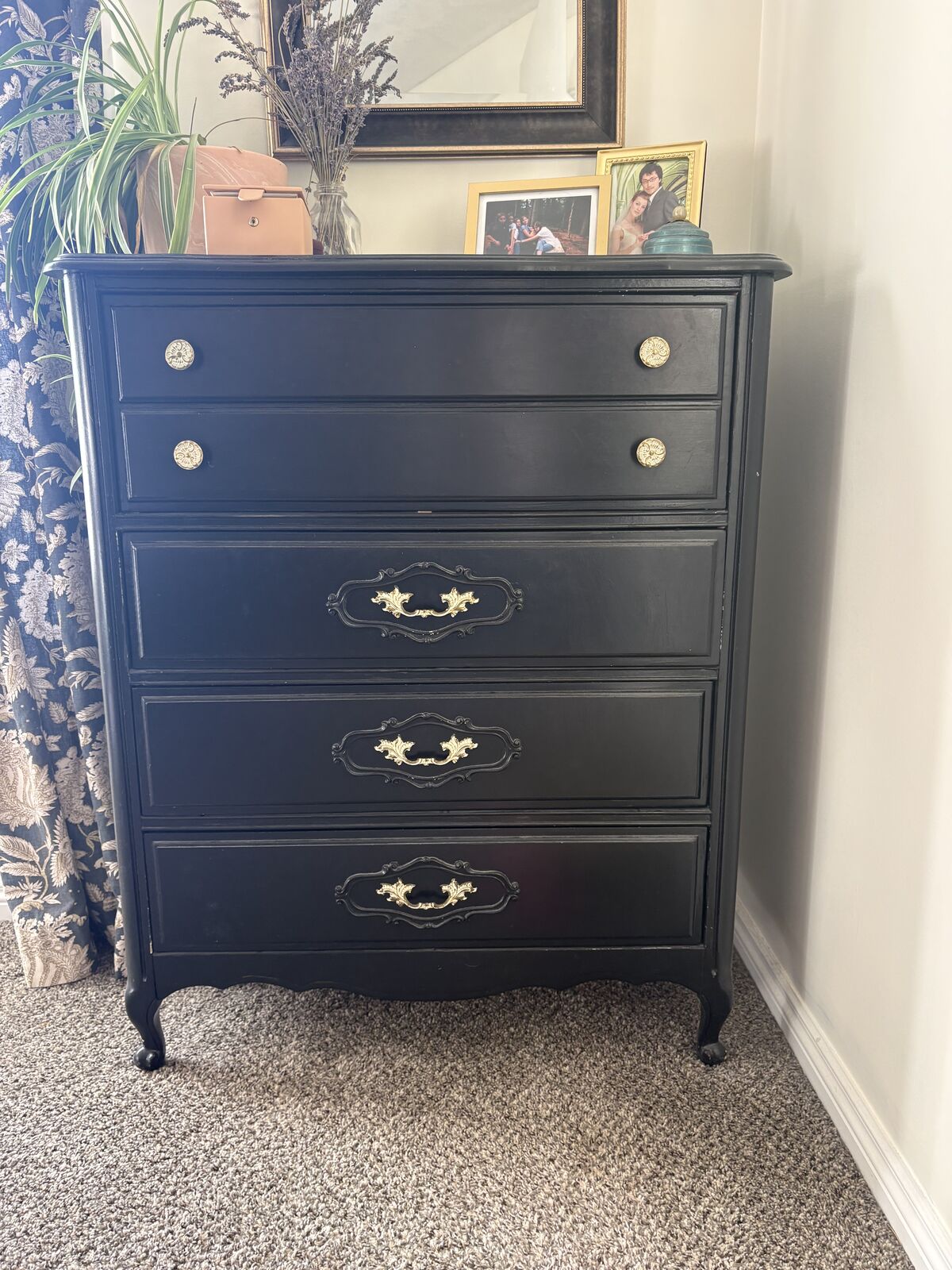 Chest of drawers, dresser, bureau