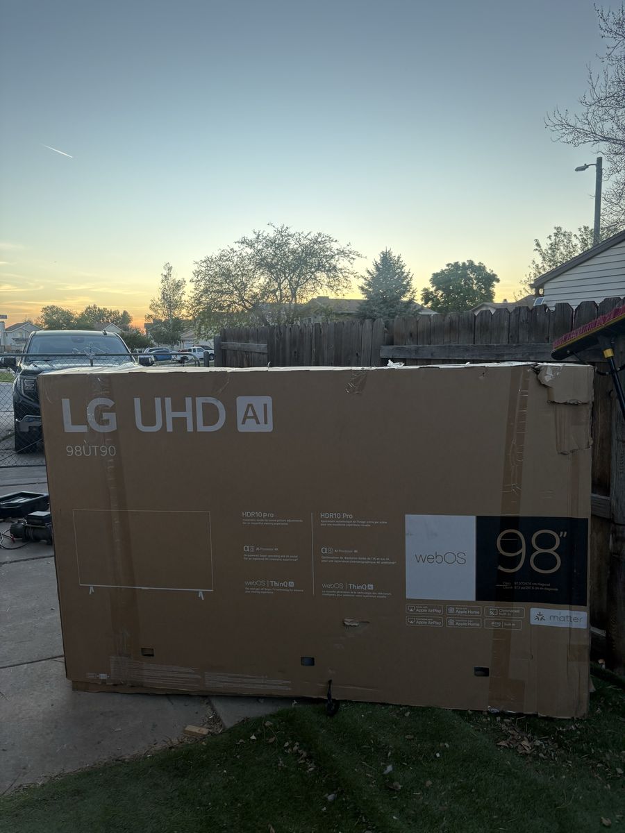 LG 98UT90 98" UHD AI webOS Smart TV with HDR10 Pro - New in Box