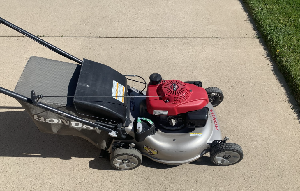 Honda HRR216K9VKA 21" Self-Propelled Lawn Mower - $325 OBO