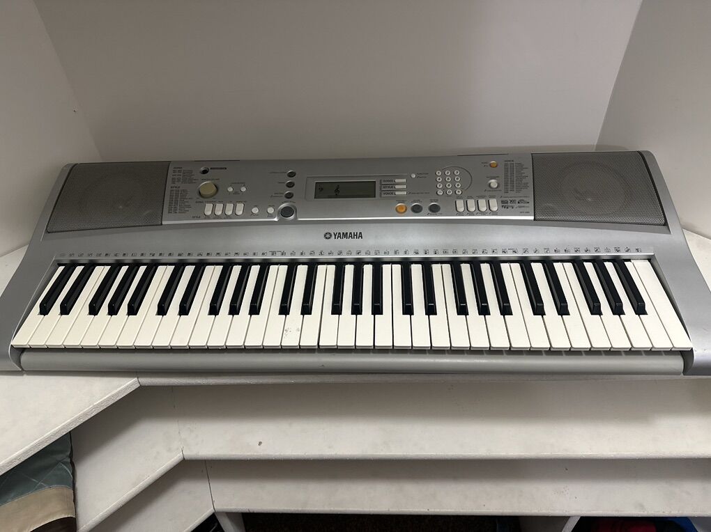 Yamaha YPT-300