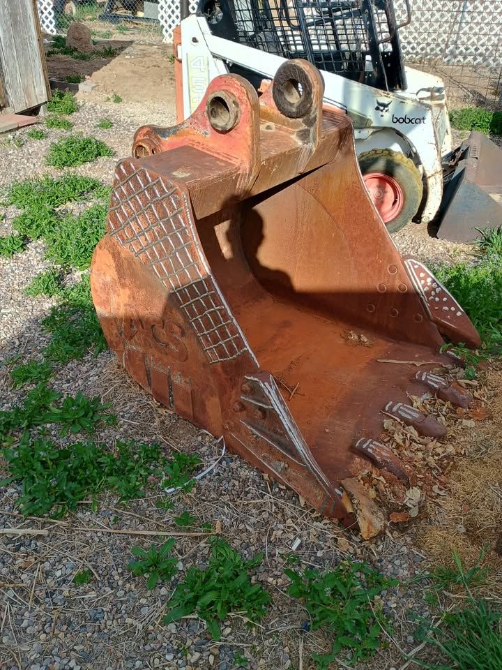 48 Inch CAT 320 Excavator Bucket