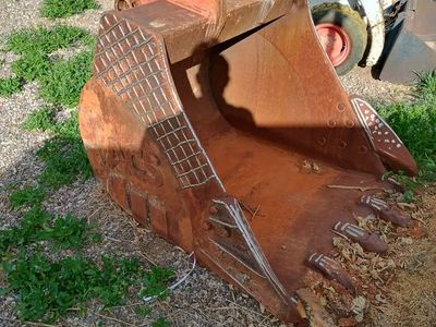 48 Inch CAT 320 Excavator Bucket