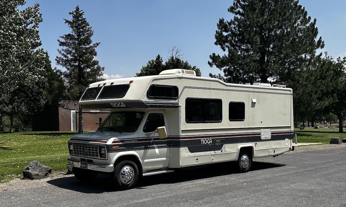 1989 Fleetwood Tioga E-350 Class C Motorhome:  Rare "Party Plan" Layout
