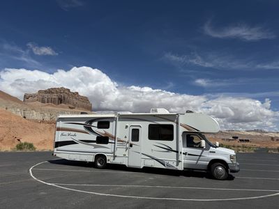 Motorhome with bunk beds! Sleeps 7-9 (or more) people!