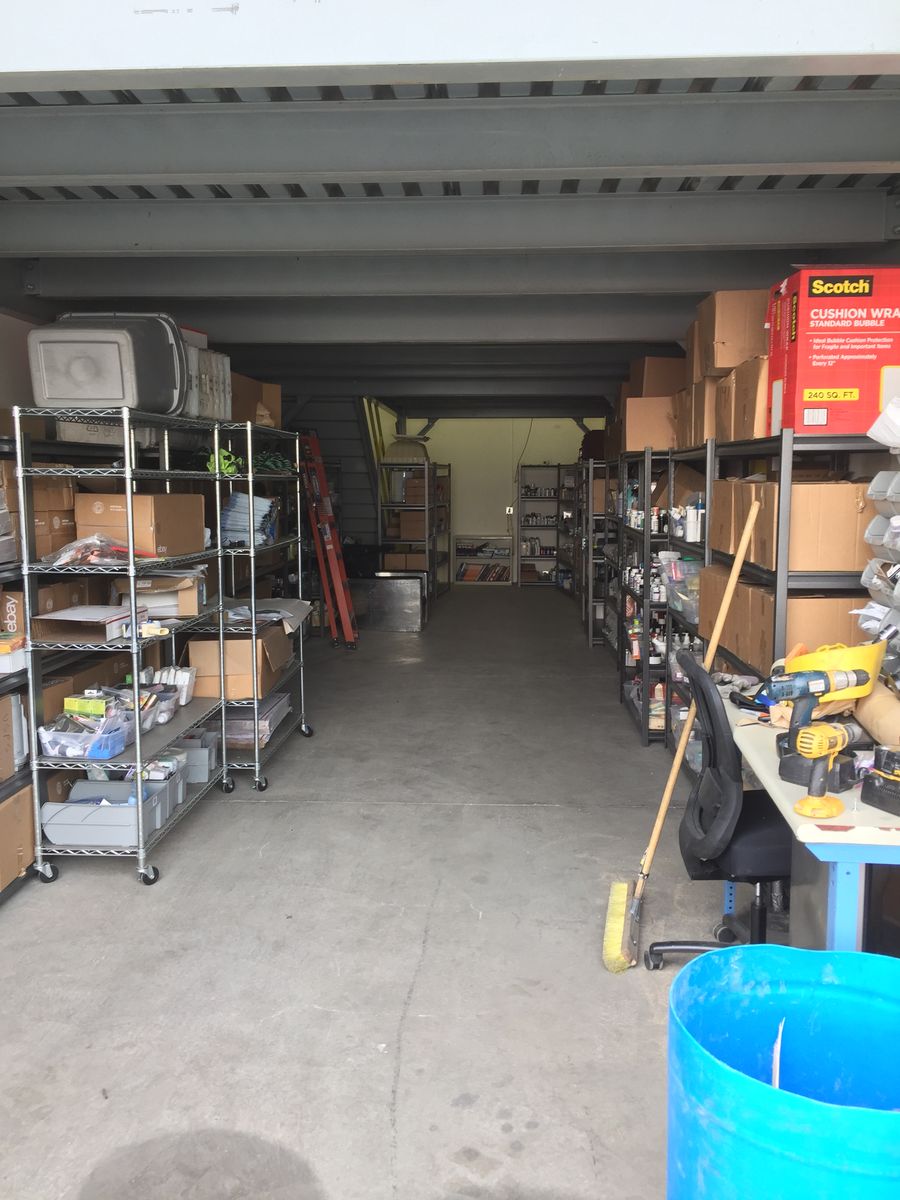 1,221 SQ FT LIGHT INDUSTRIAL WAREHOUSE or Shop — MURRAY, UTAH