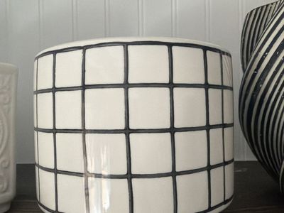Brand new Ceramic Planter Pot White with Black Grid Pattern