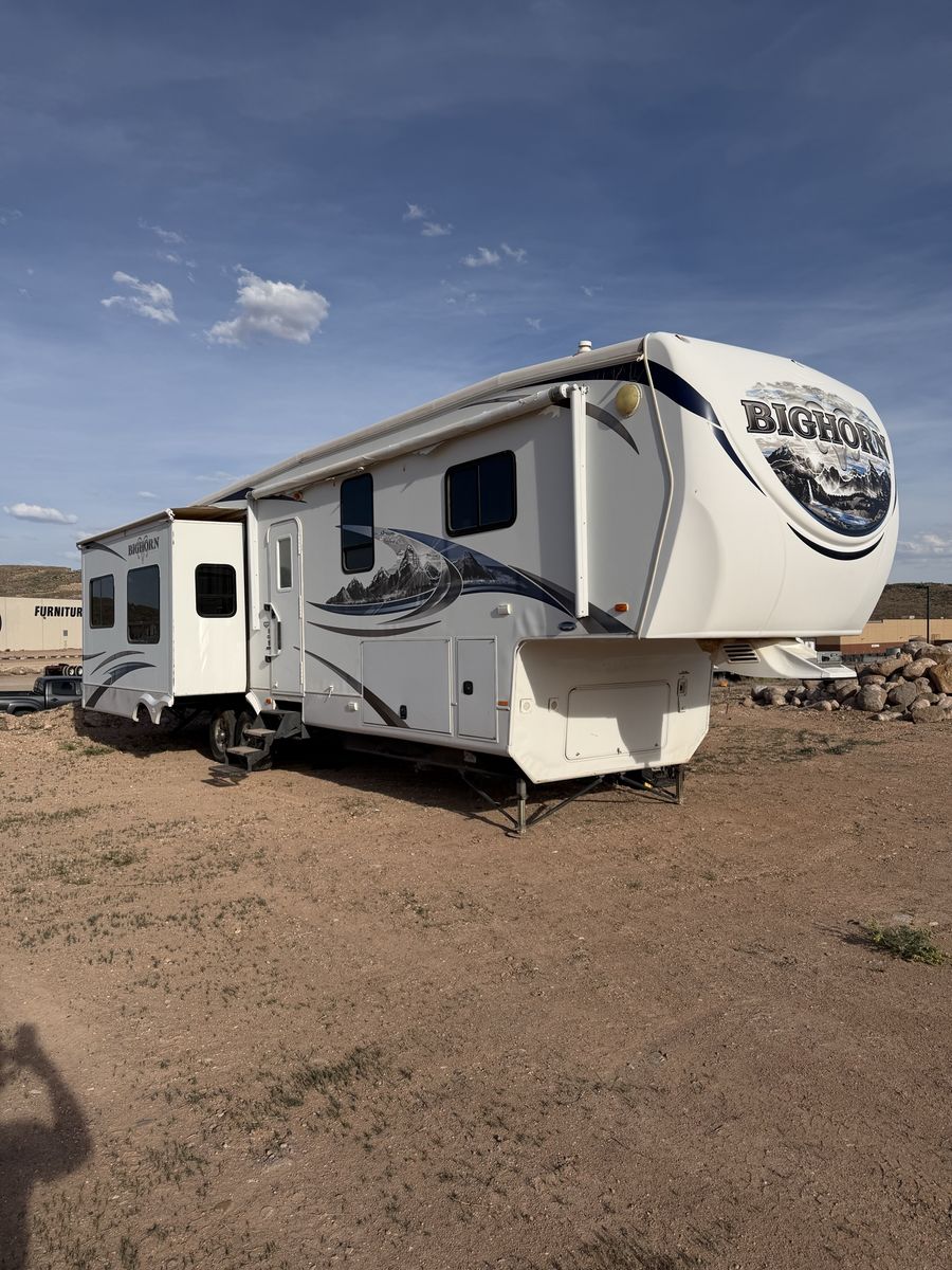 2011 Heartland Bighorn 5th Wheel
