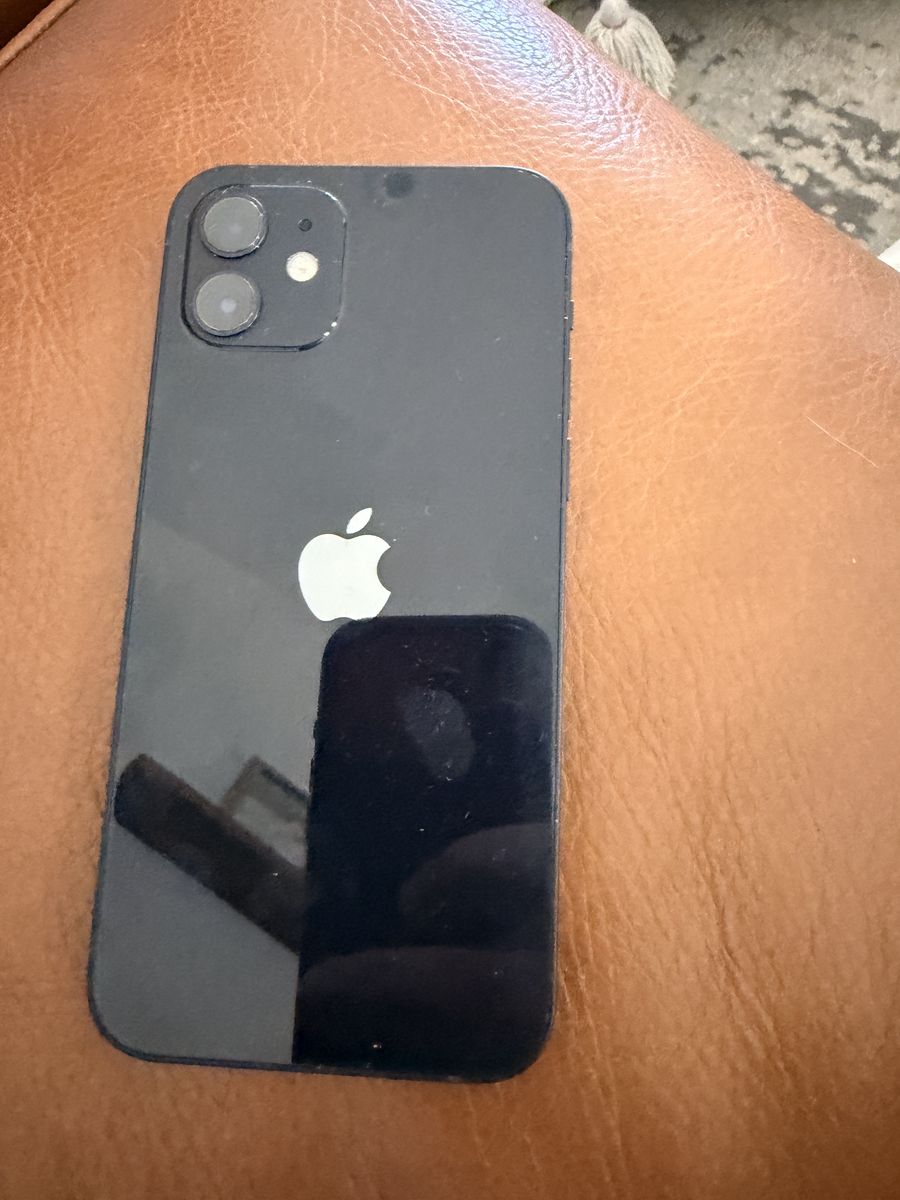 iPhone 12 - Black - 128 GB