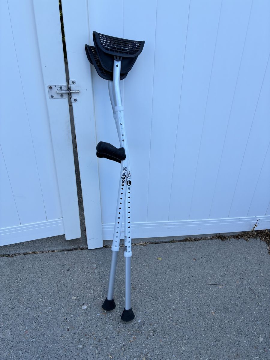 Mobileg Ergonomic Forearm Crutches Large