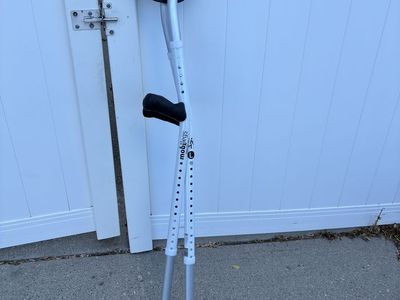 Mobileg Ergonomic Forearm Crutches Large