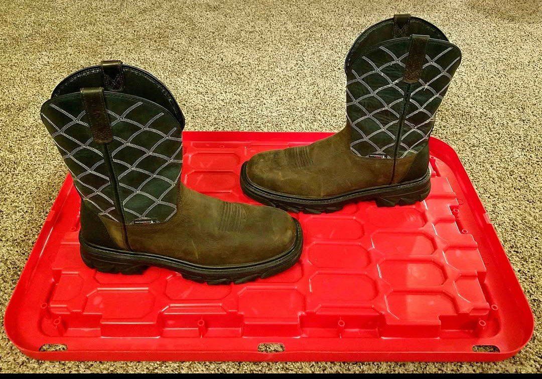 Men's Wolverine Work boots Size 13 - CASH