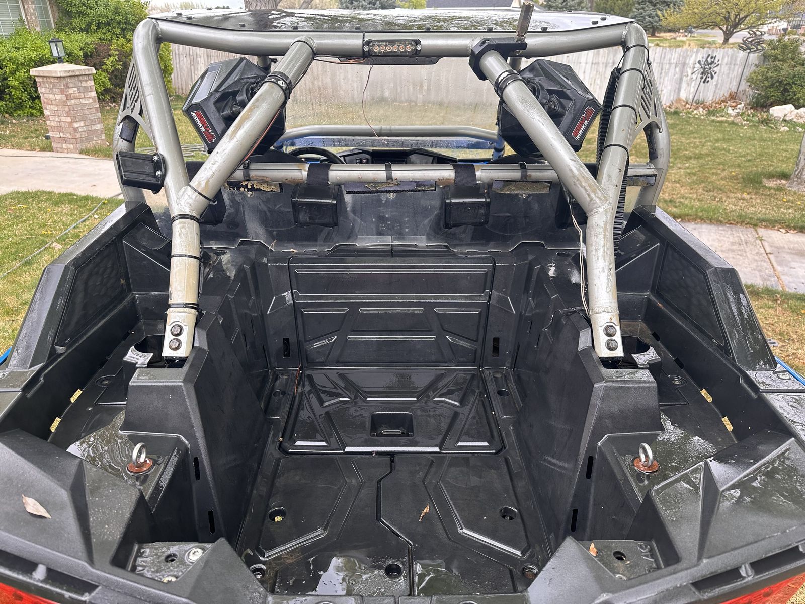 Main image 6