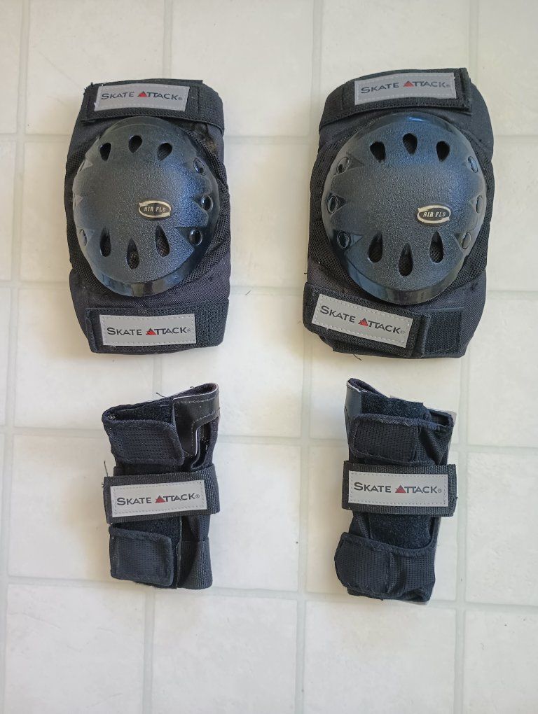 Med Skateboard or Rollerblade Wrist and Knee pads