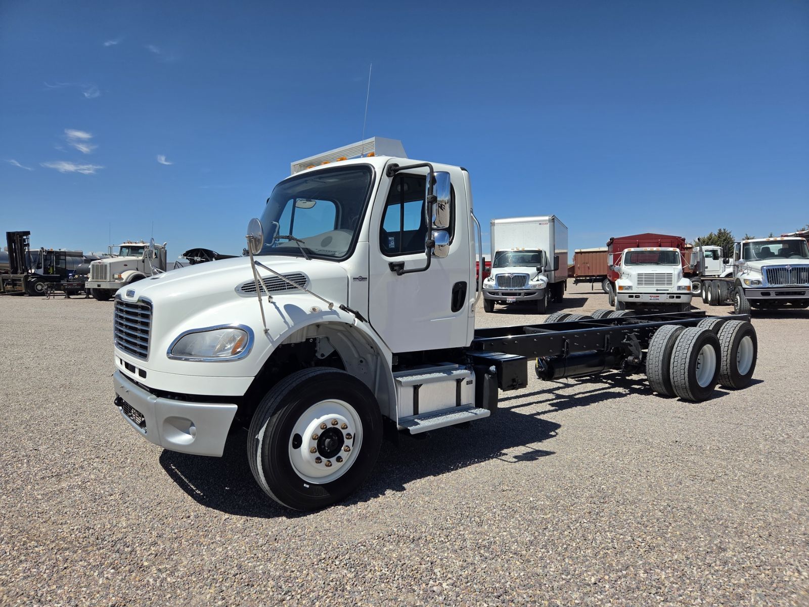 2020 FREIGHTLINER BUSINESS CLASS M2 106