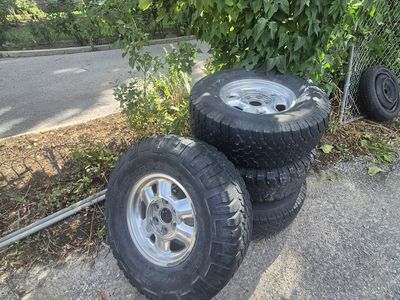 Set of 4 OEM GM 16" 6-Lug Wheels with LT285/75R16 Tires (Chevy / GMC) (No Lug Covers)