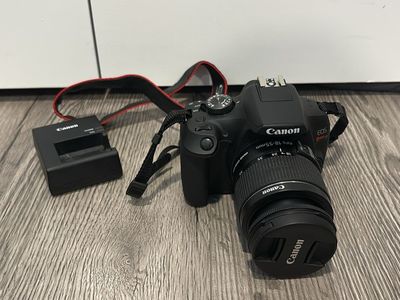 Canon EOS Rebel T7 (like new!)