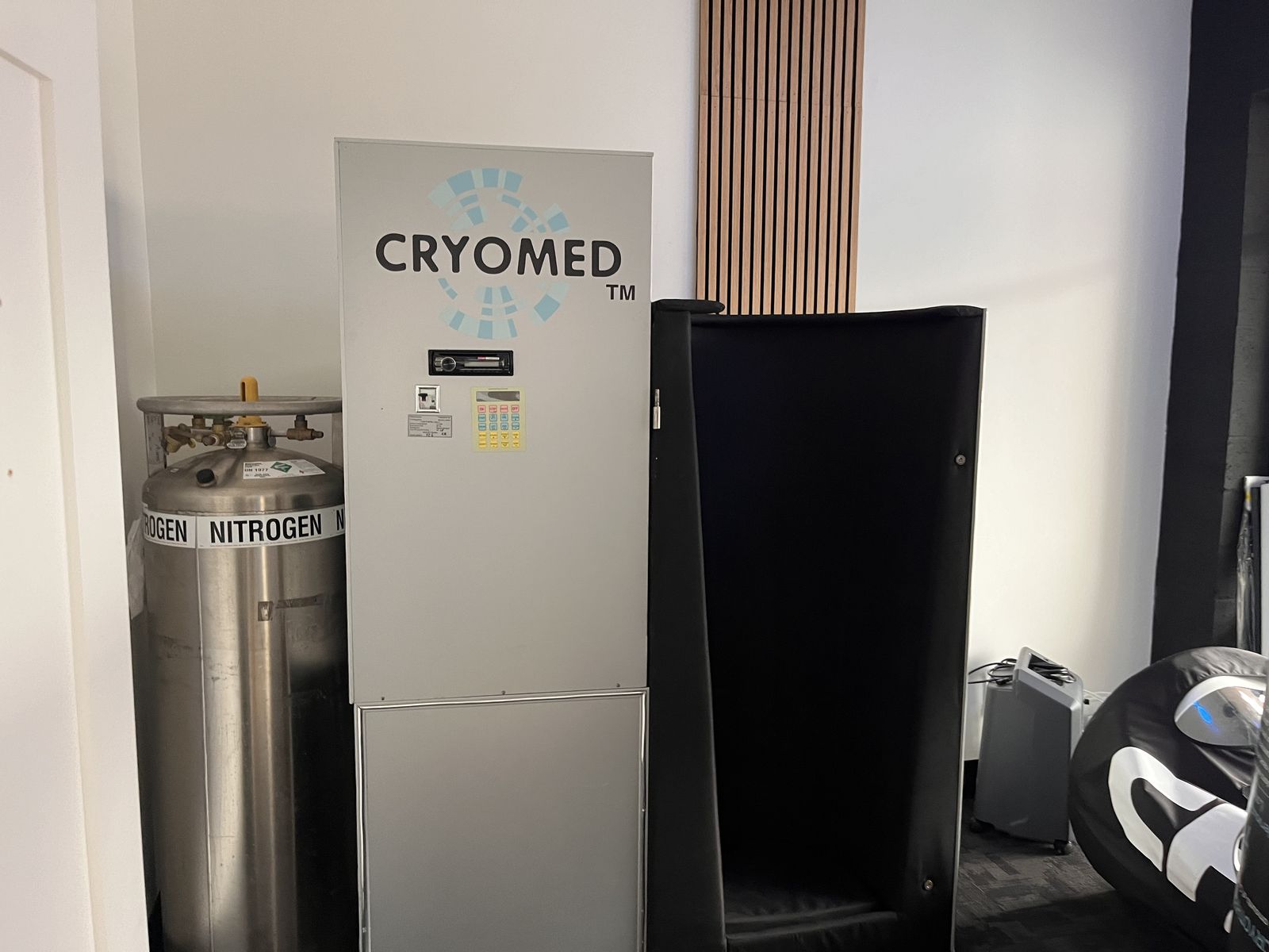 Cryo chamber