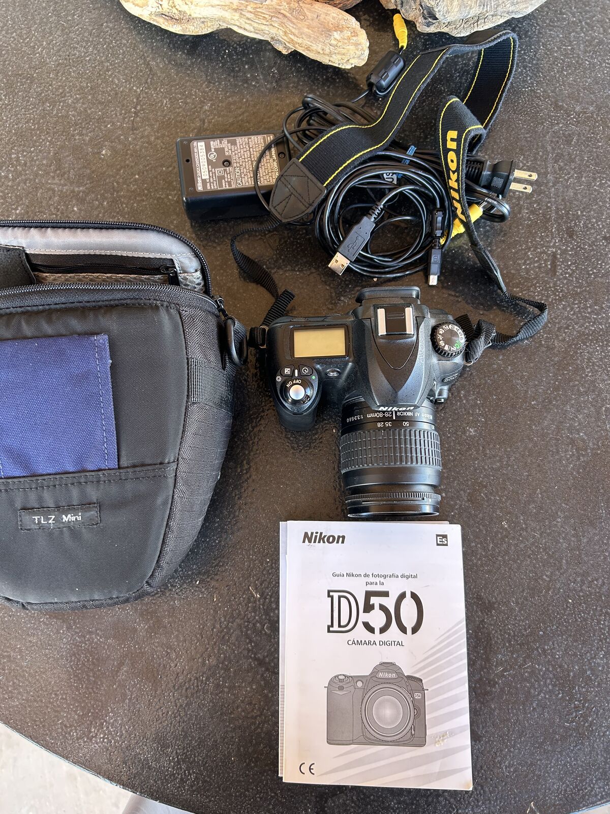 NIKON D50 camera