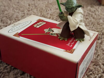 Hallmark Keepsake Ornament - Star Wars - Jedi Master Yoda