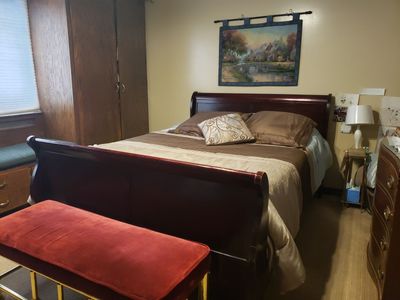 Sleigh bed