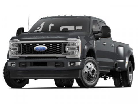 2026 Ford F-450 Super Duty Platinum