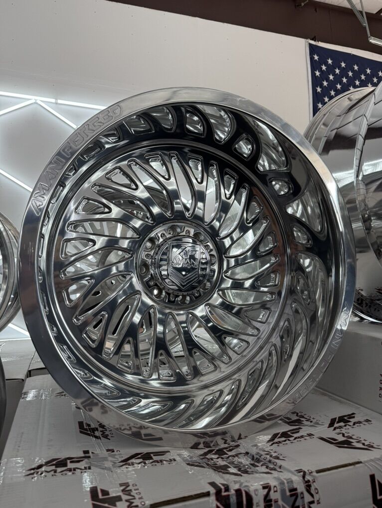 BRAND NEW 8x6.5 24x14 Amani Forged Vamos