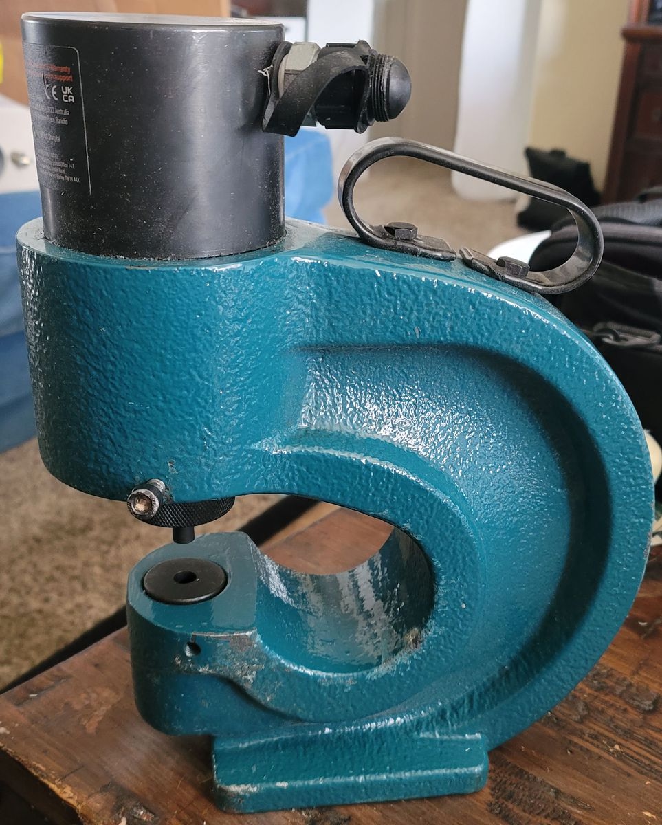 VEVOR CH-70 Hydraulic Hole Punch 35-Ton CH-70 hydraulic hole puncher