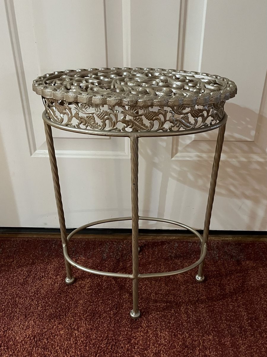 Ornate Gold Metal Plant Stand Side Table, Vintage Style Accent Decor, Small Oval  Table