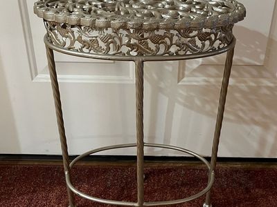 Ornate Gold Metal Plant Stand Side Table, Vintage Style Accent Decor, Small Oval Table