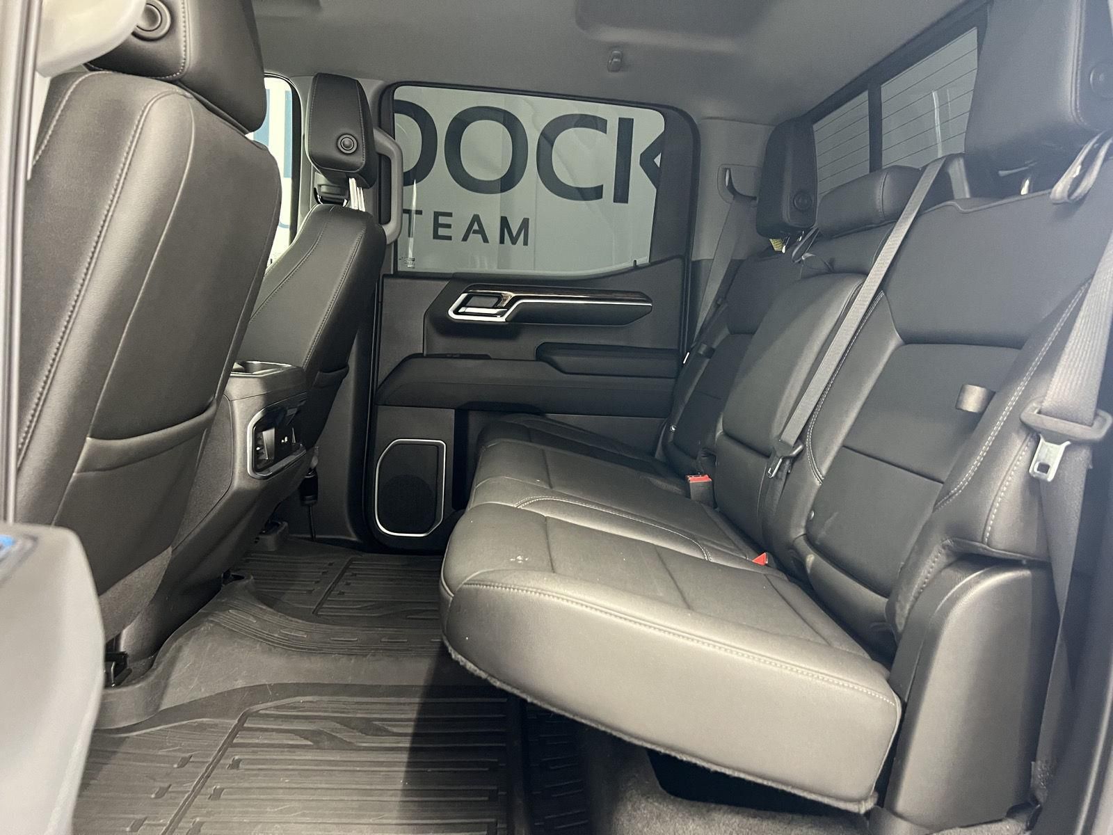 Main image 26