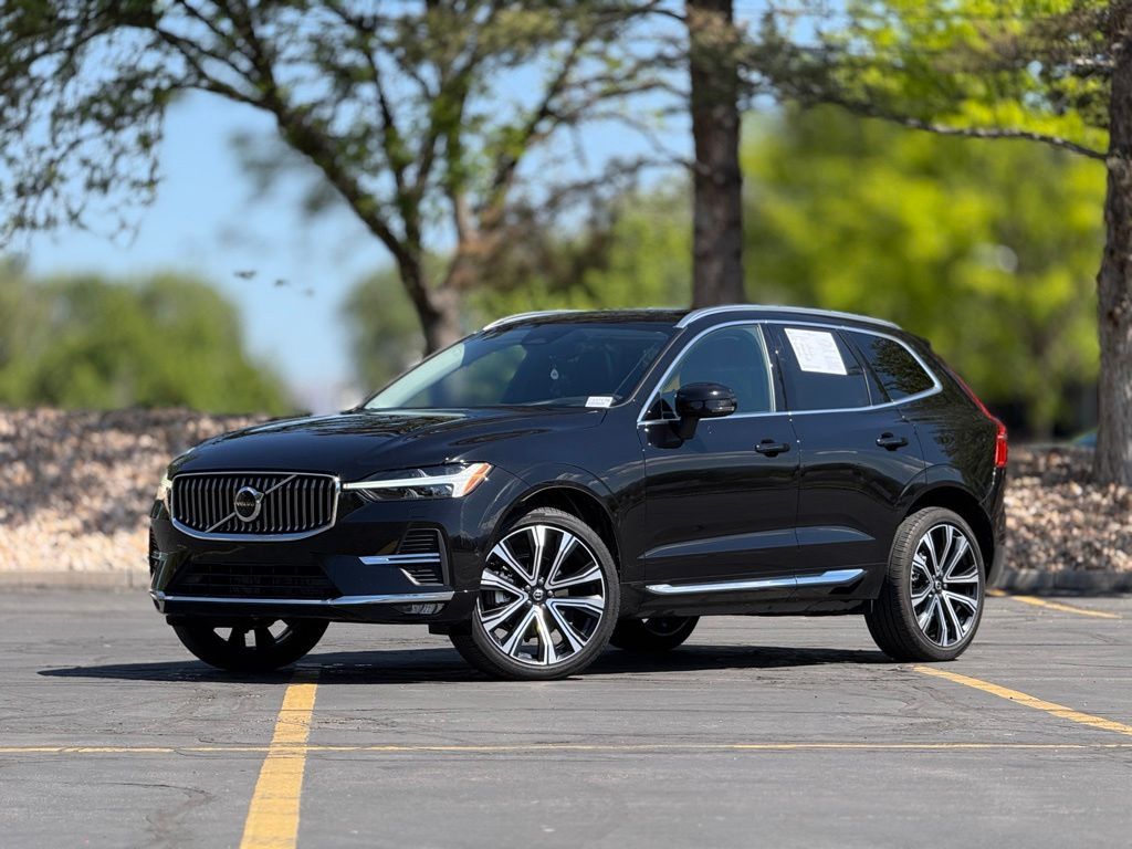 2023 Volvo XC60 B5 Ultimate Bright Theme