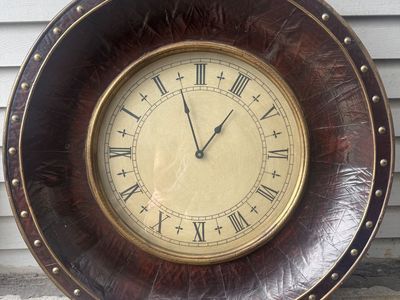 Mirror and matching Clock
