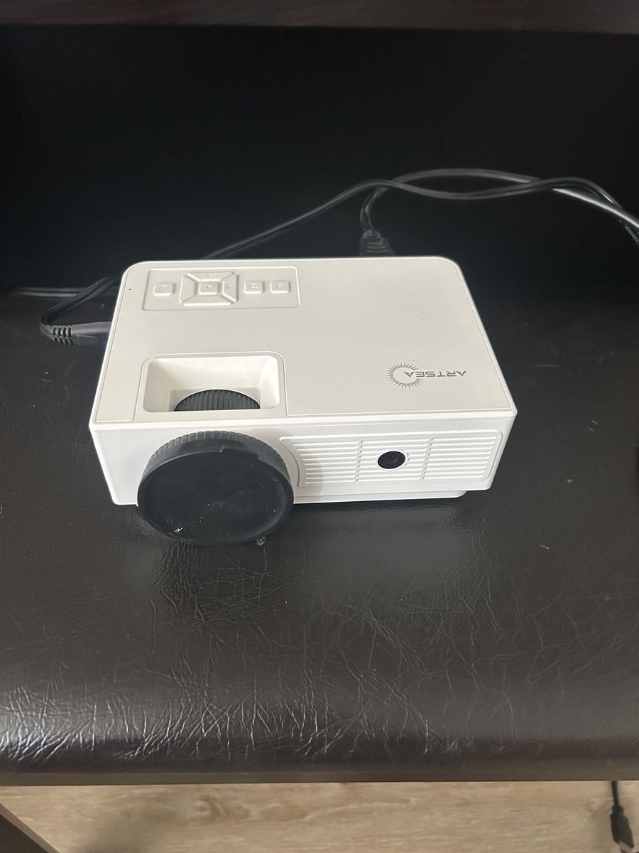 Artsea Q5 Mini Projector