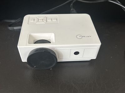 Artsea Q5 Mini Projector
