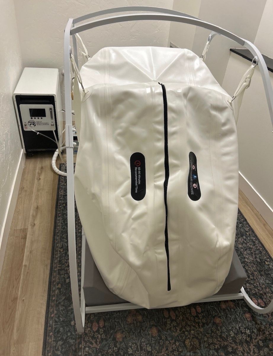 Brand New Soft Hyperbaric Chamber + O2 Concentrator + Frame + Air Cooler