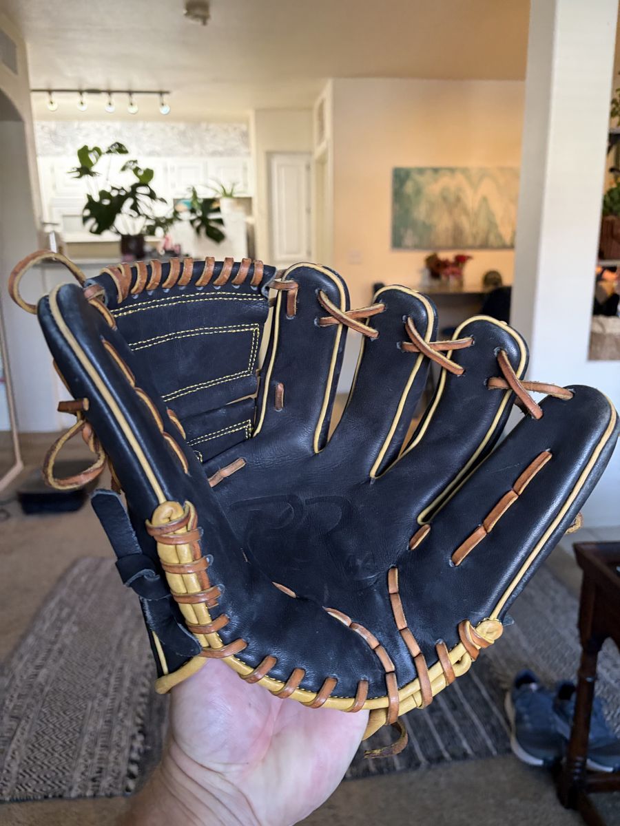 44 Pro Baseball Glove 11.5 Pattern Leather Infield Glove Black Tan Laces