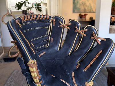 44 Pro Baseball Glove 11.5 Pattern Leather Infield Glove Black Tan Laces