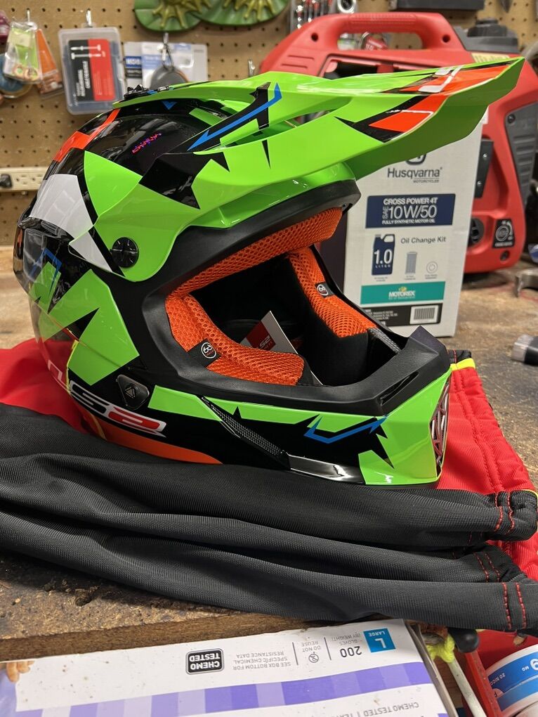 LS2 YOUTH SMALL helmet (new)