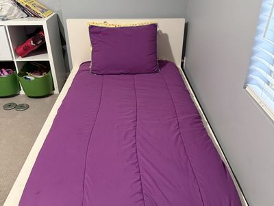 Toddler/kids bed and frame