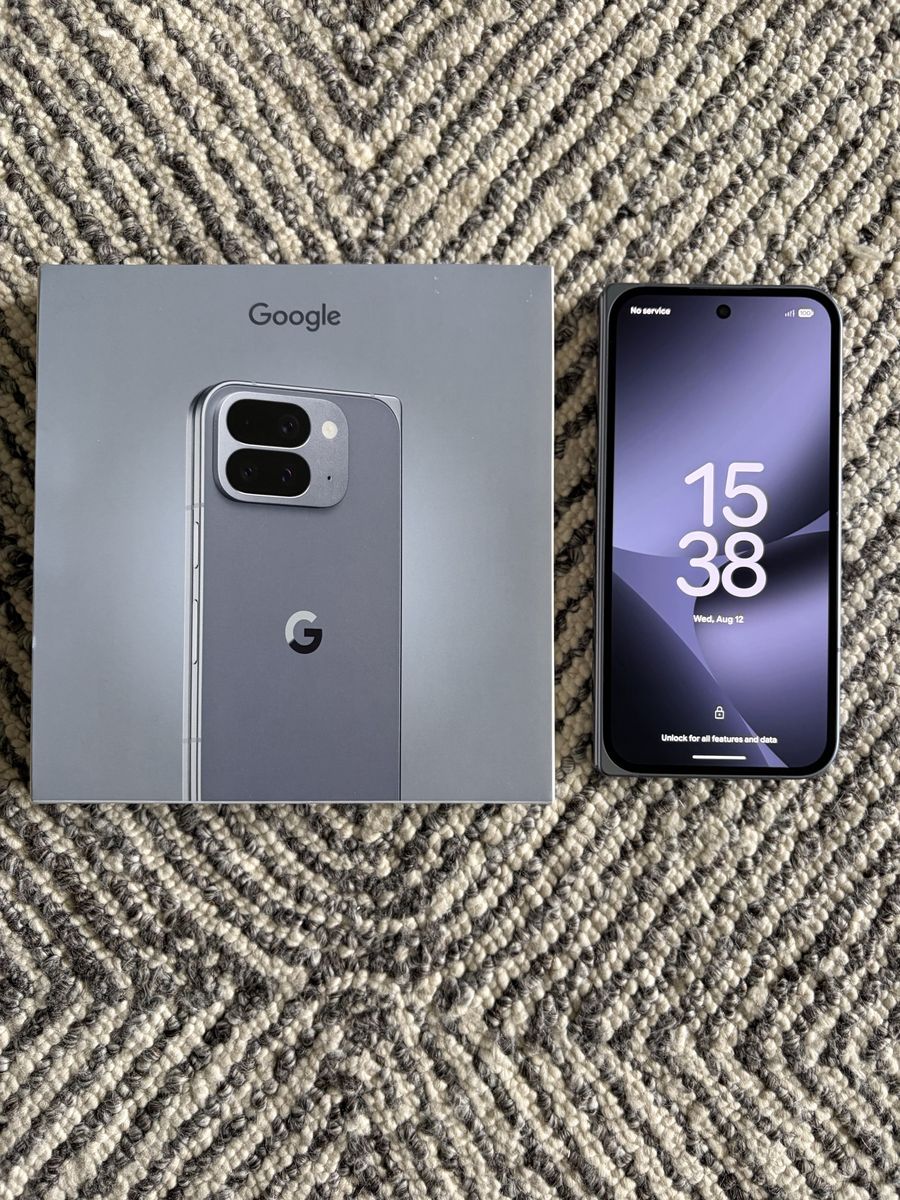 Unlocked Google Pixel 10 Pro Fold Smartphone in mint condition 256gig