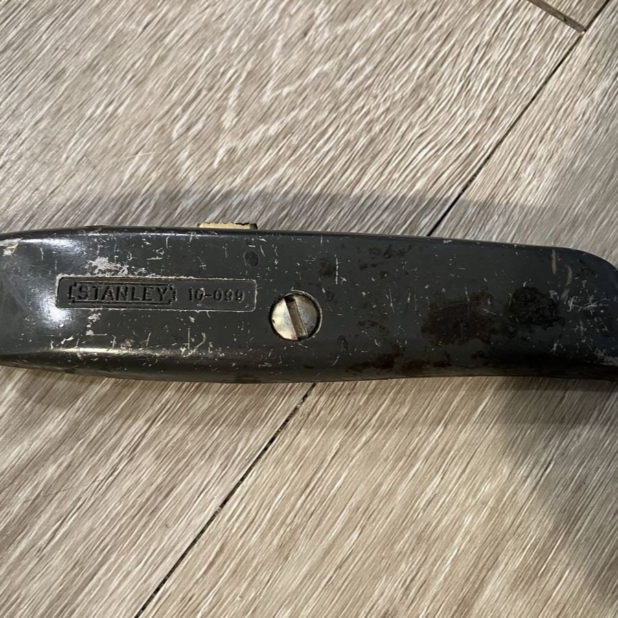 Vintage STANLEY 10-099 Retractable Utility Knife, All Blades have been removed  Made In USA
