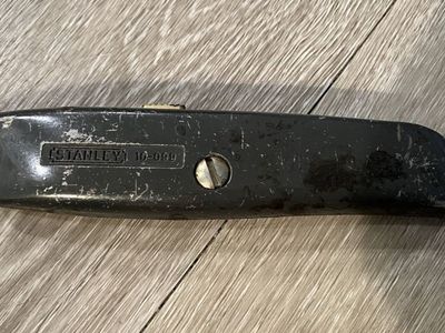 Vintage STANLEY 10-099 Retractable Utility Knife, All Blades have been removed Made In USA