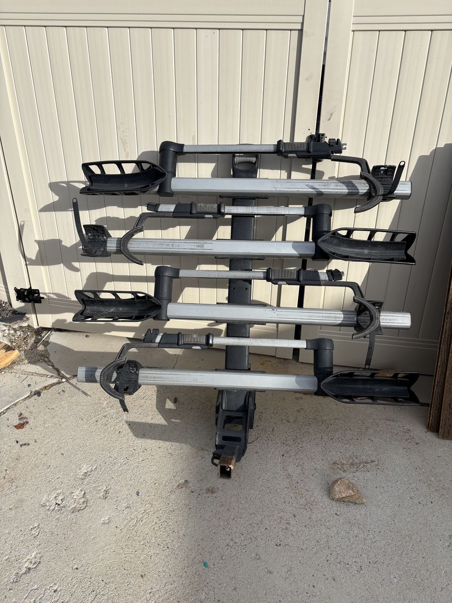 Thule T2 Classic with add ons 4 Bike hitch Rack $400 cash/venmo in Draper.