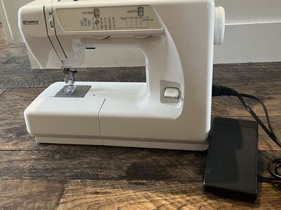 12 stitch Kenmore (*Janome) Sewing machine