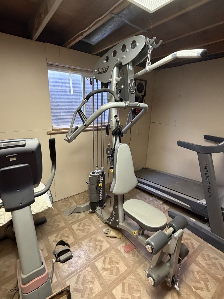Hoist Express Compact Home Gym - Versatile Workout Machine