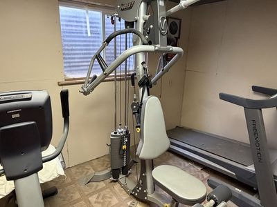 Hoist Express Compact Home Gym - Versatile Workout Machine