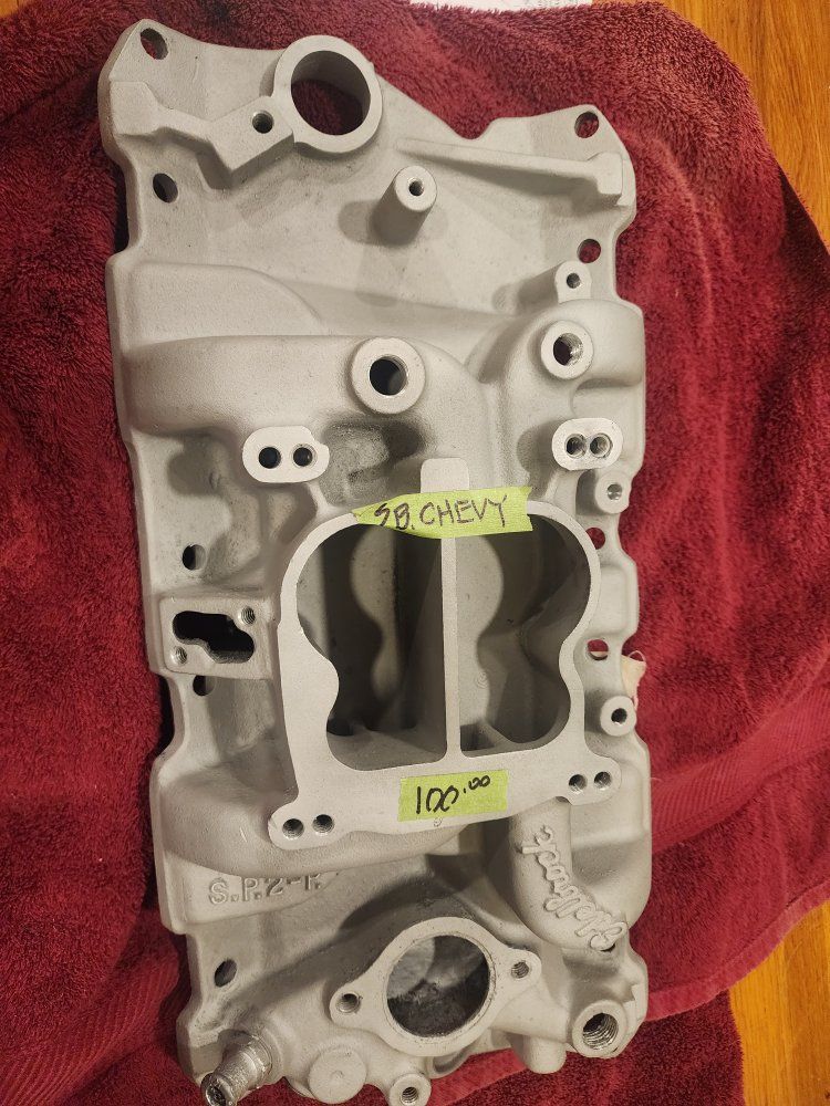 Edlebrock SP2P intake manifold for sbc