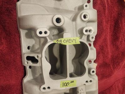 Edlebrock SP2P intake manifold for sbc