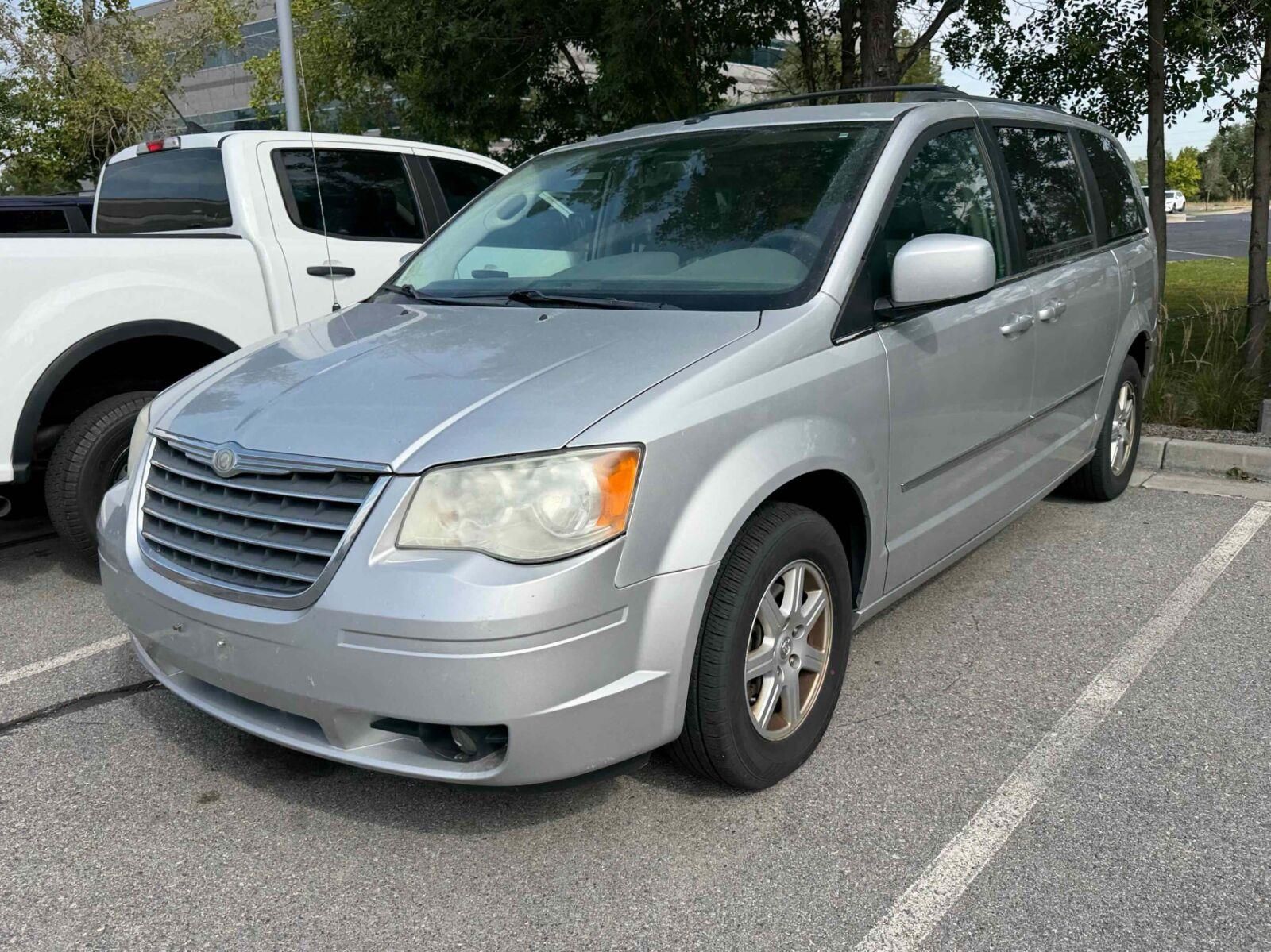 2010 Chrysler Town and Country Touring